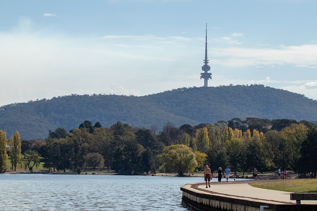 canberra-lake